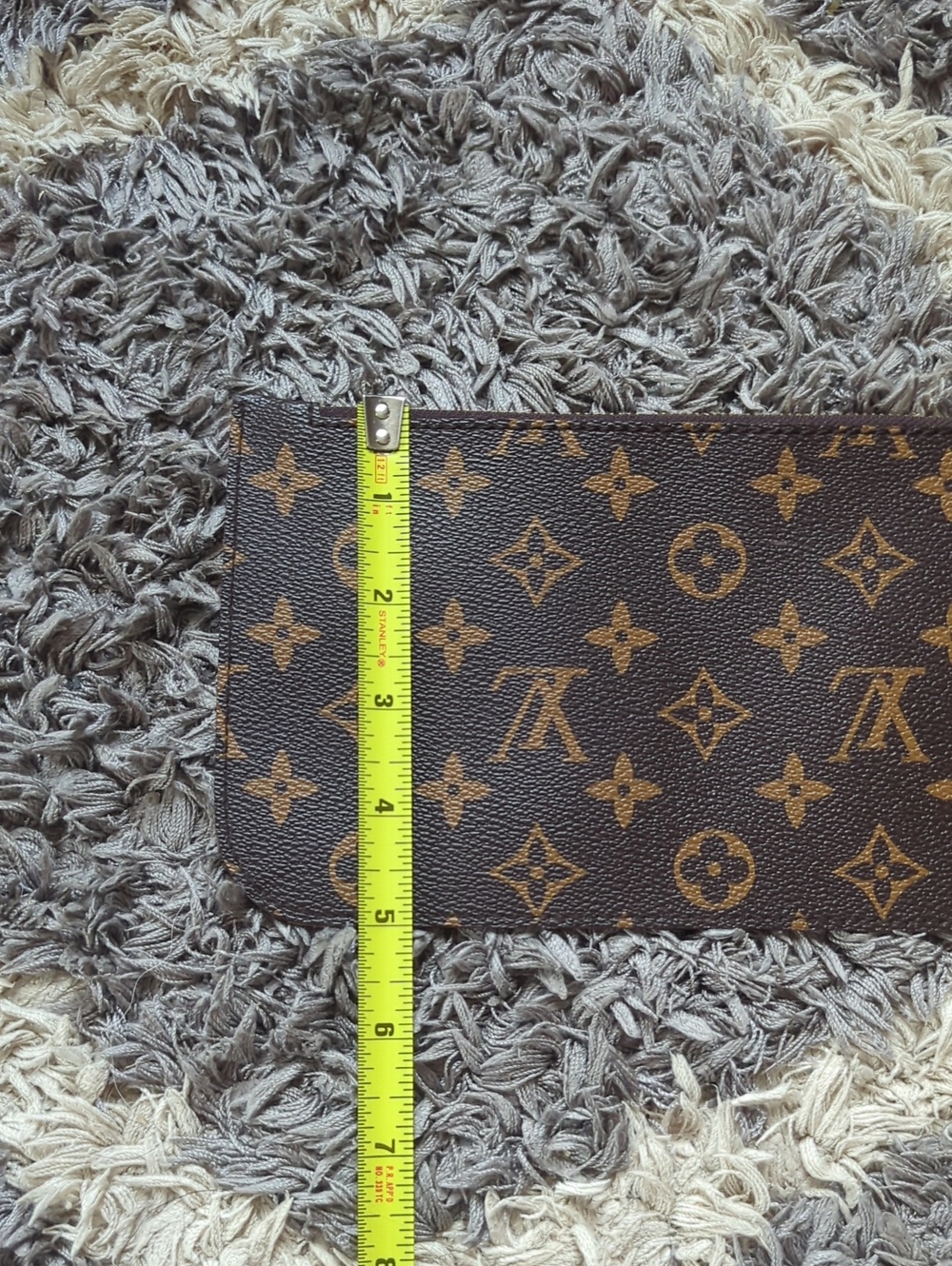Inspired Louis Vuitton Canvas Wristlet Clutch in Brown Knock Off - Picture 4 of 8